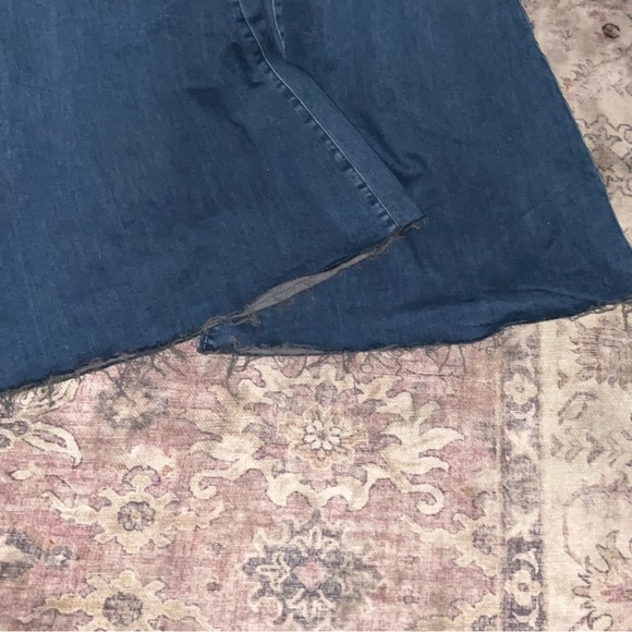 FREE PEOPLE WOMEN'S DARK WASH HIGH RISE JUST FLOAT ON FLARE JEANS 28 - Picture 9 of 12